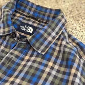 The North Face Shirt Men’s Medium Adult Blue Button Down Pockets Outdoors Check